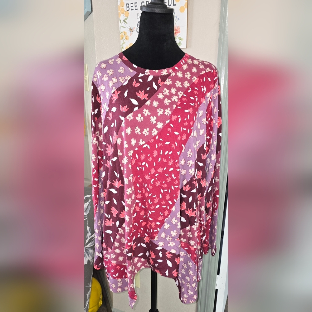 LOGO by Lori Goldstein Pink and Purple Floral Long Sleeve Top (K38P)